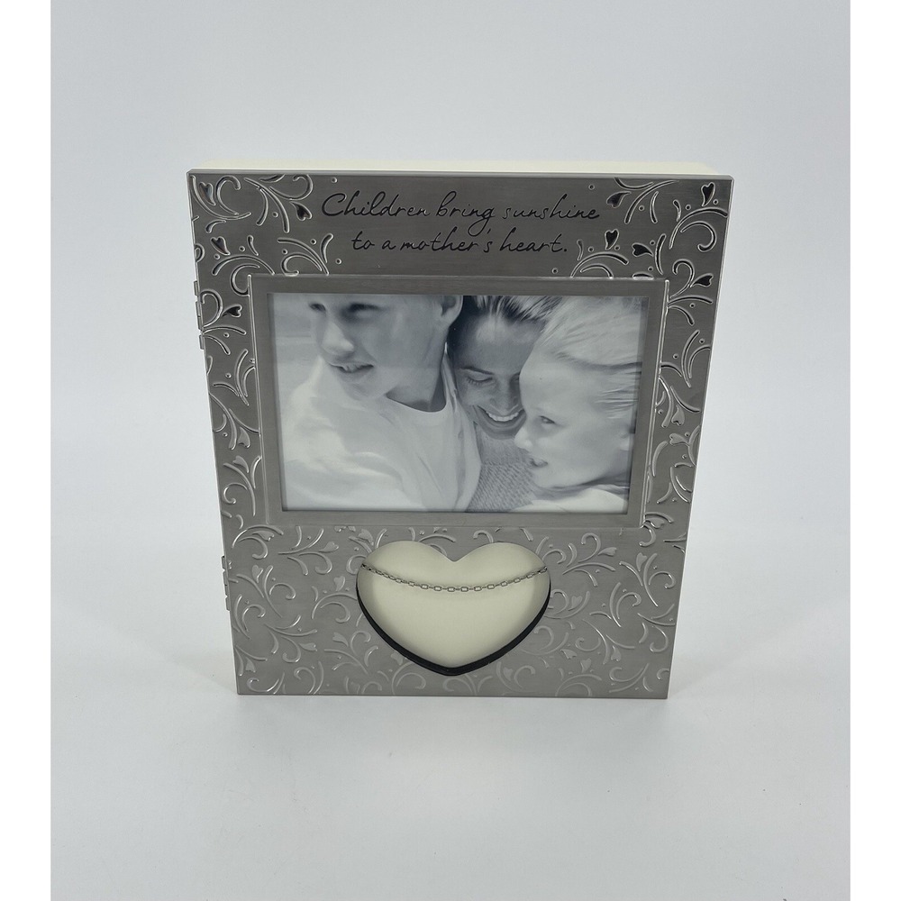 Hallmark Keepsake "HEART OF MOTHERHOOD "4x6 Metal photo frame  & pocket box‎